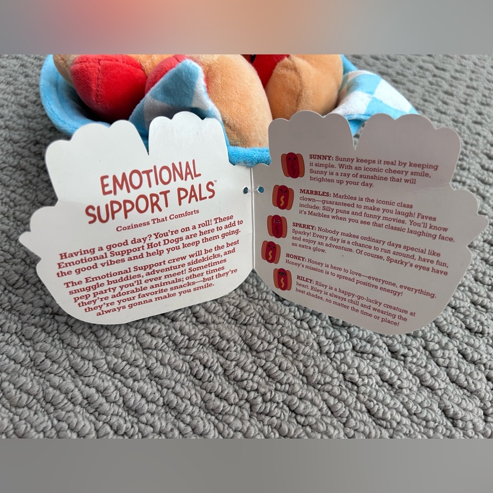 New Emotional Support Hot Dogs Plush
Cute
Funny
Gift
What Do You Meme - Picture 6 of 12